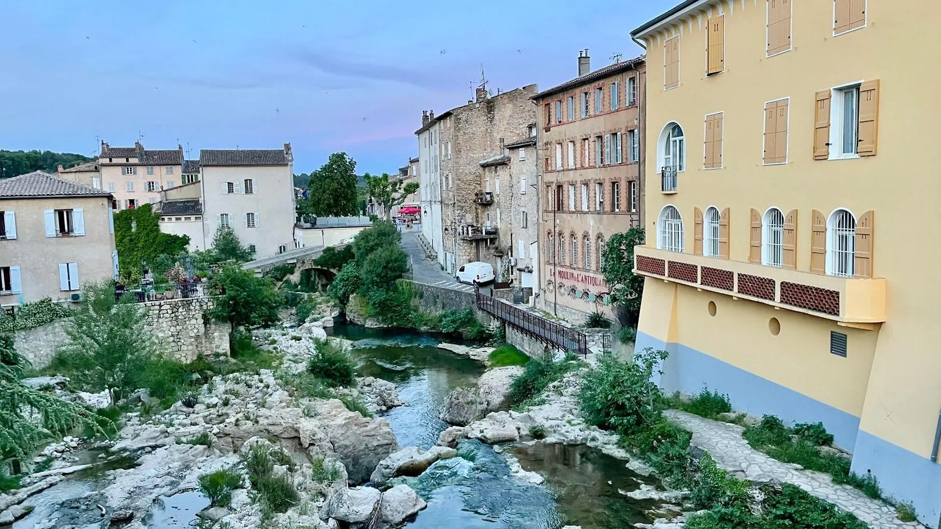 L'Escale Chambres D'Hotes Et Gite Draguignan 0*,  France