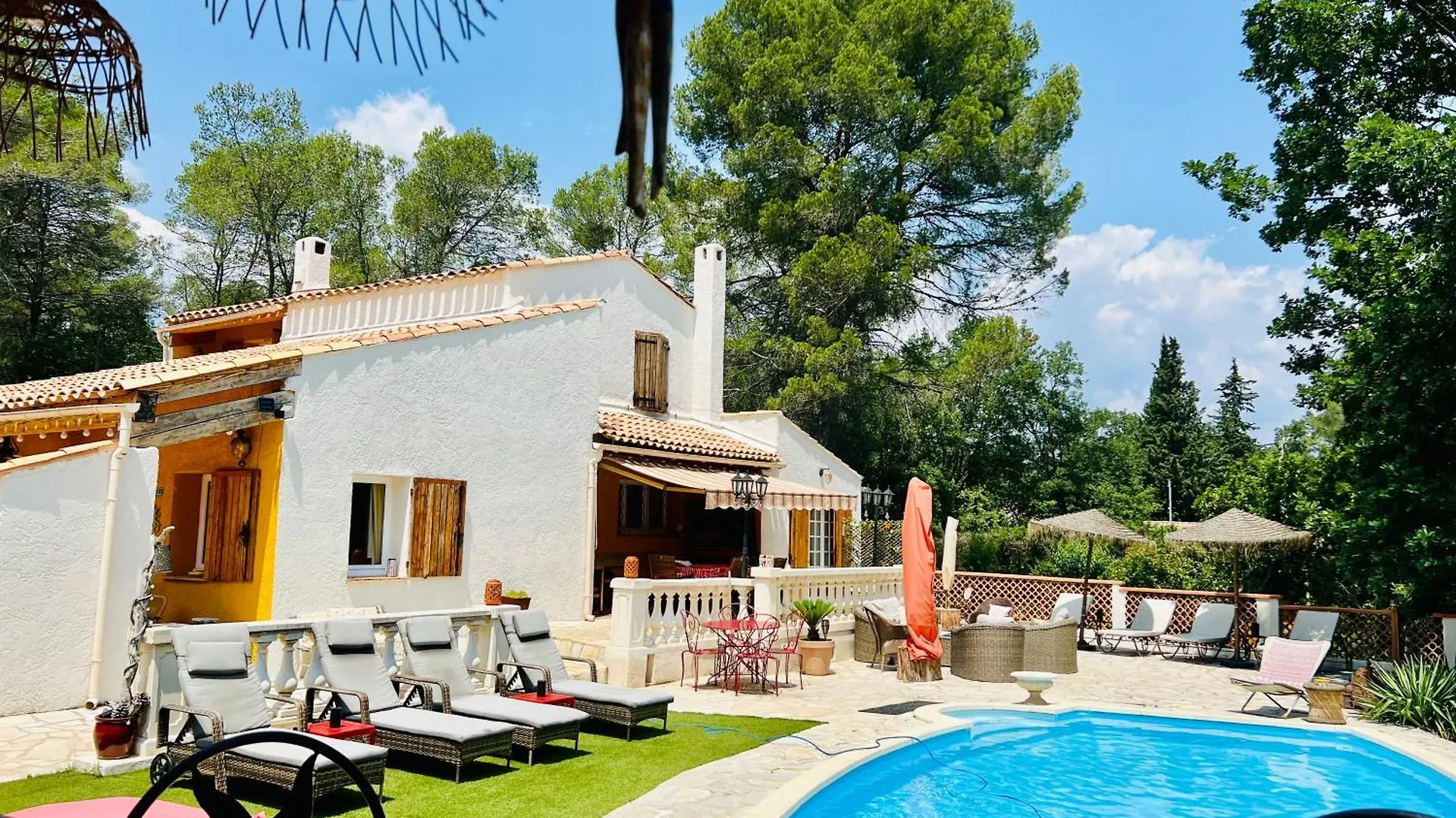 L'Escale Chambres D'Hotes Et Gite Draguignan Bed & Breakfast